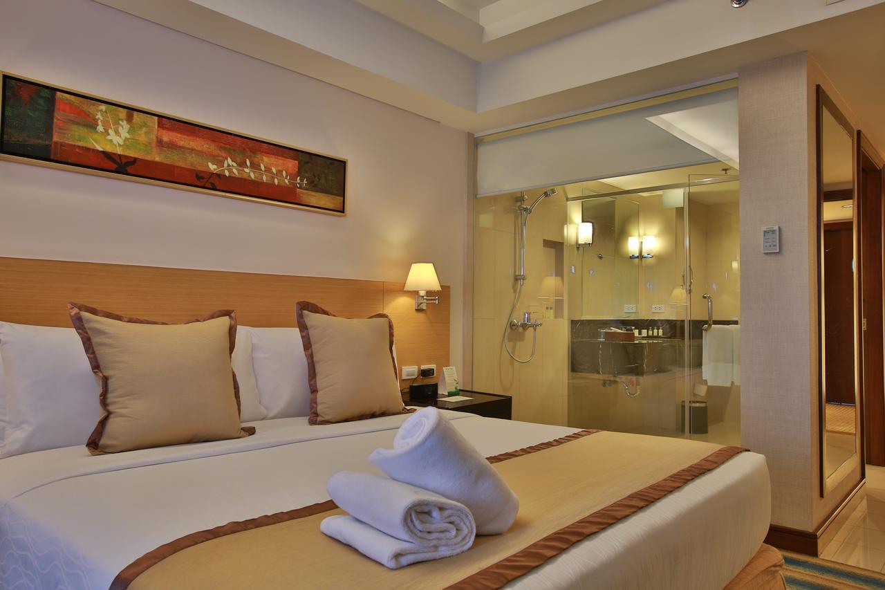Luxent Hotel Cidade Quezon Exterior foto